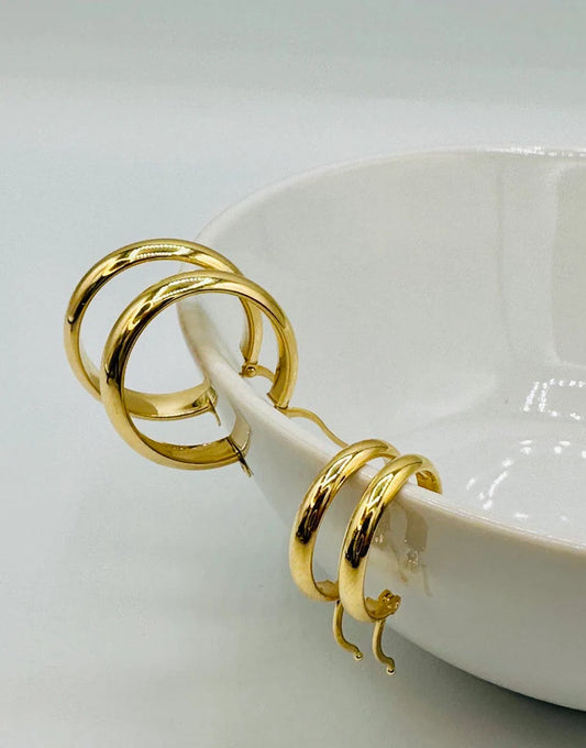 18K Gold Hoop Earrings,Real Gold, Latch back Closer,. A Must-Have Style! Classic Staple! A Perfect Gift For Every Ceremony!