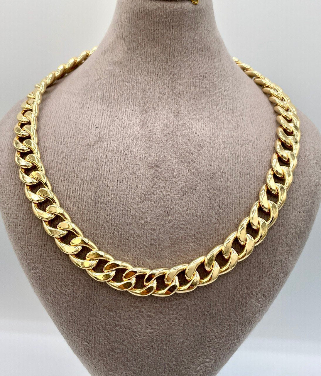 18Karat Gold Curb Necklace (9.4mm) Thick,Real gold,chunky Necklace Chain,Cuban Necklace Link Chain,Birthday Gift ,Gift For Men/Women!