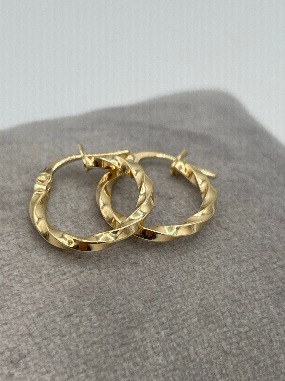 18Karat Gold Twisted Hoop Earring / Real 18Karat Gold Earrings / 14.5mm Braid Twist Hoop in 18Karat Gold,Birthday gift / Gift for Her!