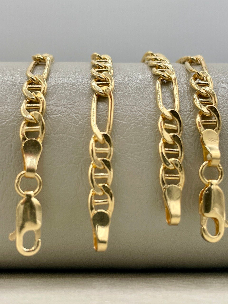 18k Solid Gold Figaro Bracelet, Yellow 18K Gold Figaro Links Bracelet,4.2MM Thick Real Gold Figaro Bracelet for Men/Women,Gifts for Him/Her!