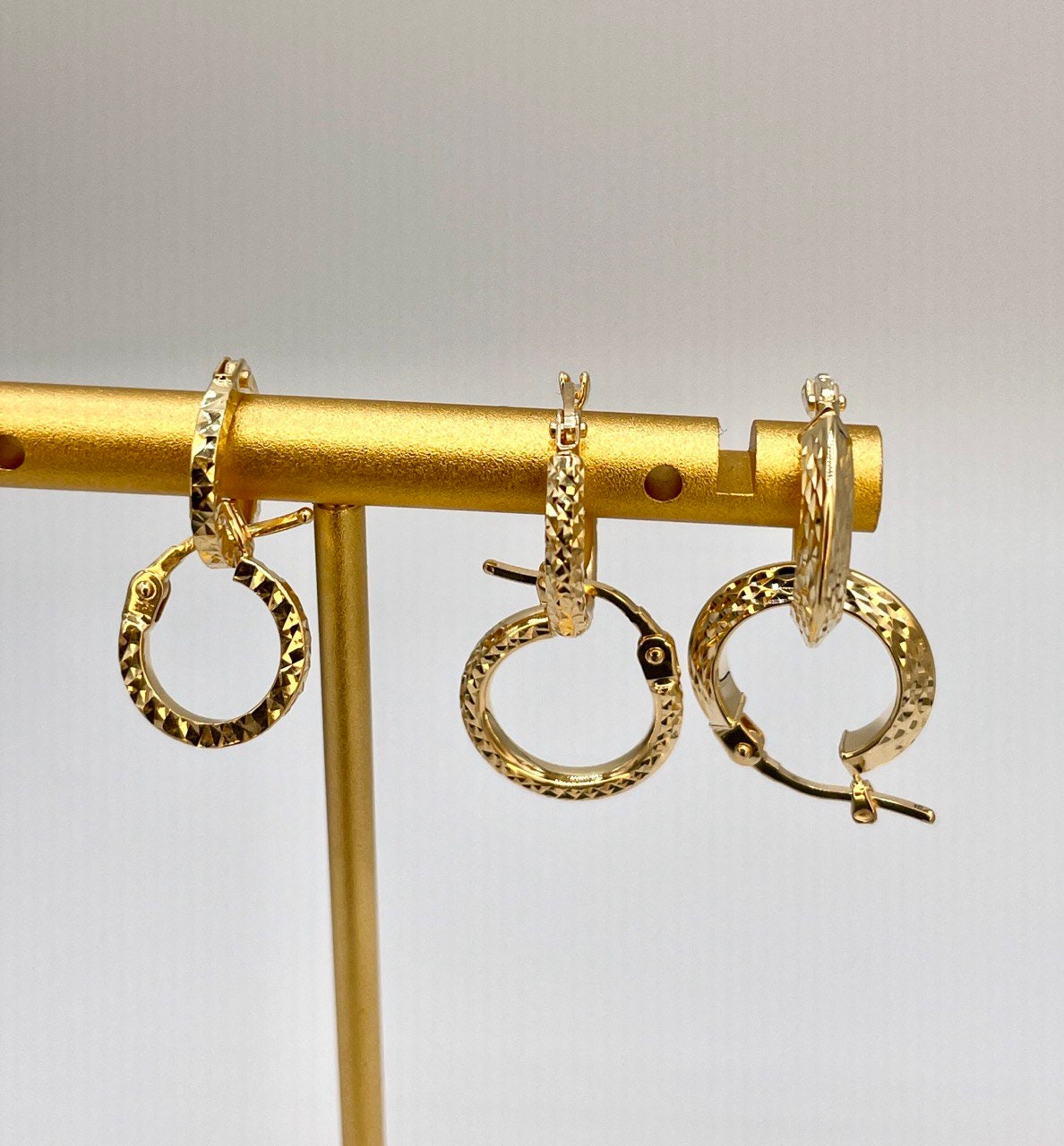 18k Gold Hoop Earrings,Real gold Hoop Earrings,Diamond cut Earrings, gift Earring,for her ,Birthday Gift ,For Mom,anniversary Gift ,for mum.
