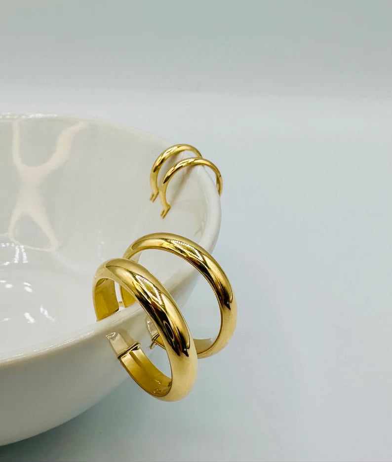 18K Gold Hoop Earrings,Real Gold, Latch back Closer,. A Must-Have Style! Classic Staple! A Perfect Gift For Every Ceremony!