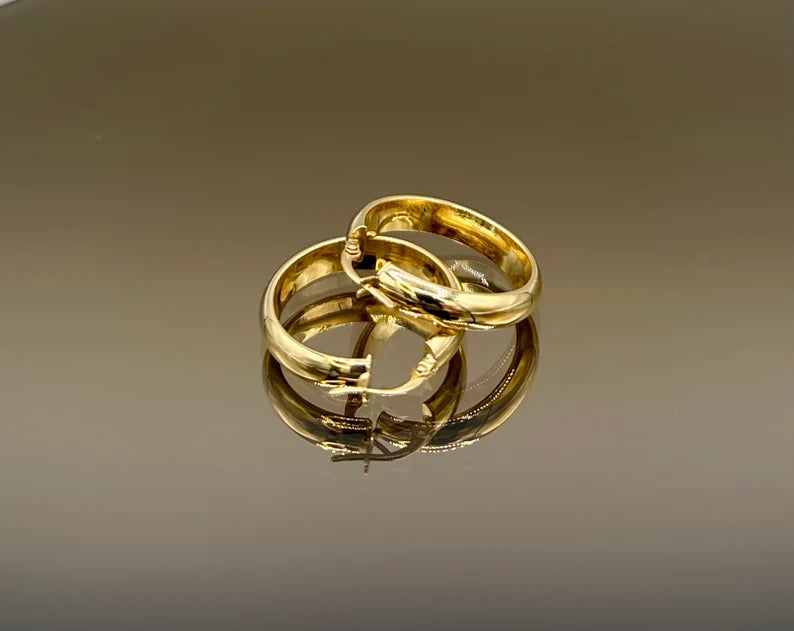 18K Gold Hoop Earrings,Real Gold, Latch back Closer,. A Must-Have Style! Classic Staple! A Perfect Gift For Every Ceremony!