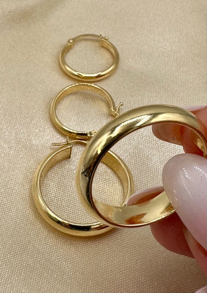 18K Gold Hoop Earrings,Real Gold, Latch back Closer,. A Must-Have Style! Classic Staple! A Perfect Gift For Every Ceremony!