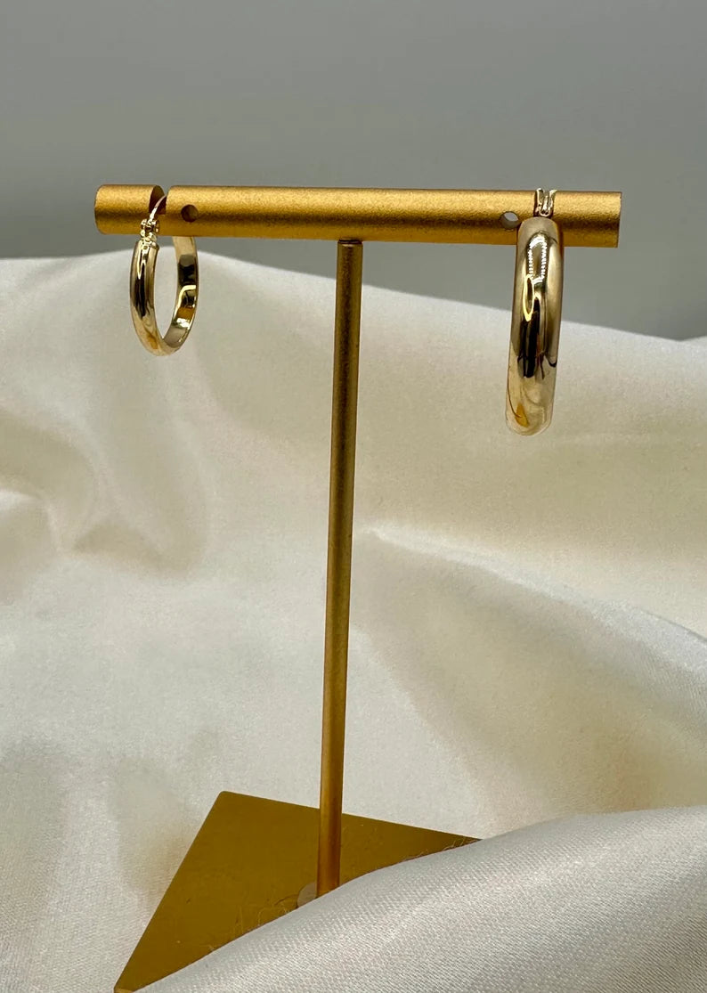 18K Gold Hoop Earrings,Real Gold, Latch back Closer,. A Must-Have Style! Classic Staple! A Perfect Gift For Every Ceremony!