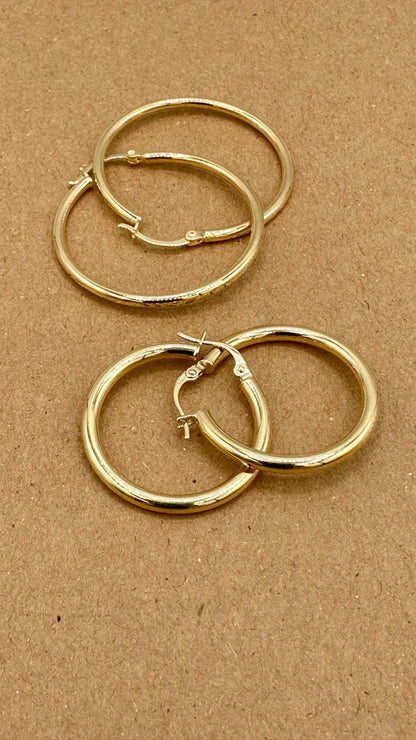 18K Gold Hoop Earrings,Real Gold, Latch back Closer,. A Must-Have Style! Classic Staple! A Perfect Gift For Every Ceremony!