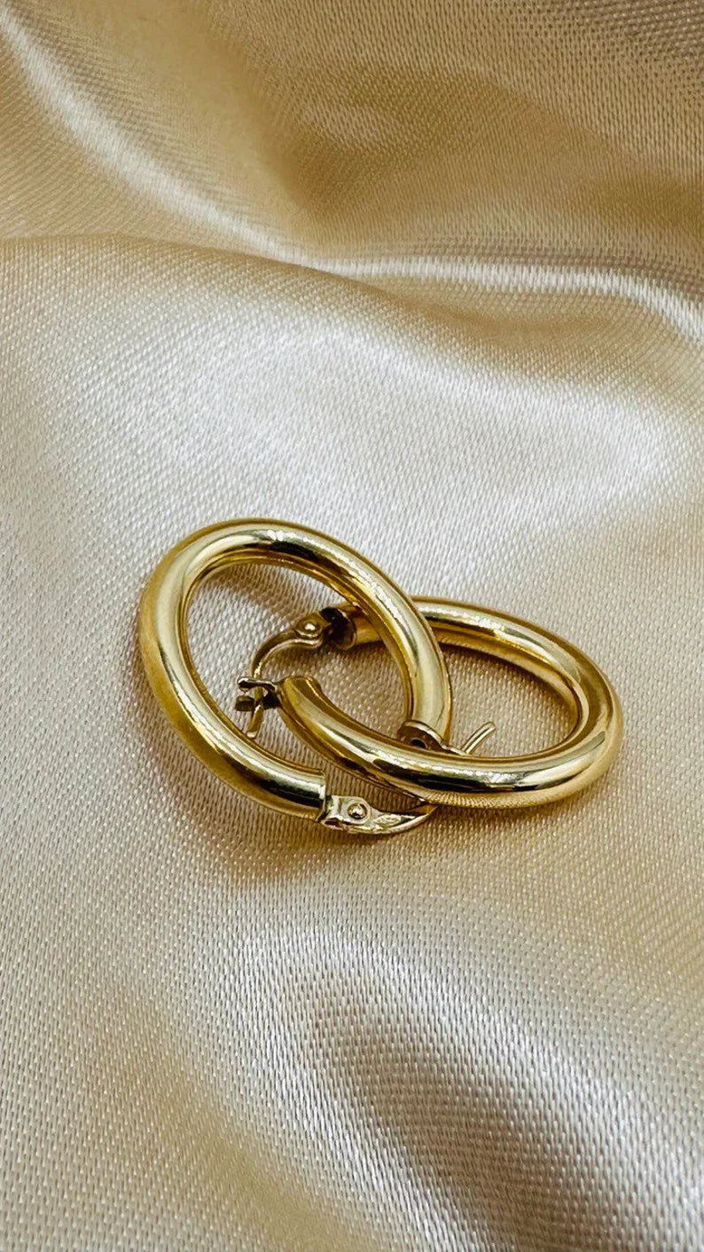 18K Gold Hoop Earrings,Real Gold, Latch back Closer,. A Must-Have Style! ClasAsic Staple! A Perfect Gift For Every Ceremony!