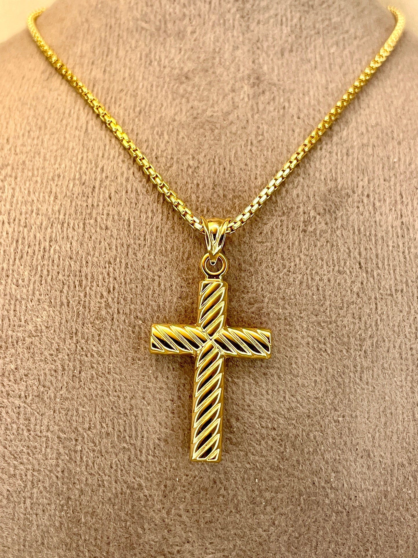 18K GOLD CROSS NECKLACE,Real Gold,Round Box,Birthday Gift,For Her,For Him,Christmas Gift,Anniversary Gift,Boyfriend Gift,Girlfriend Gift.