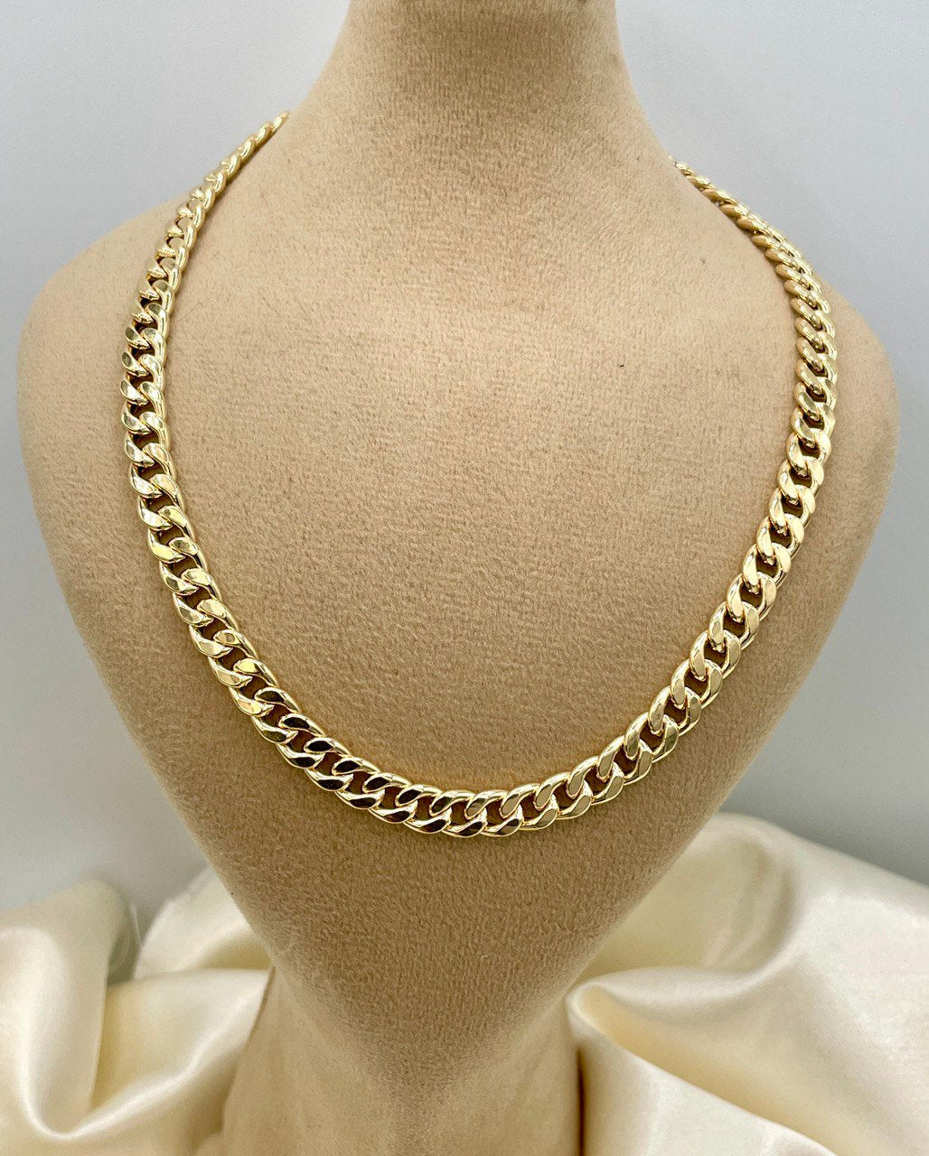 18Karat Gold Miami Cuban Chain Necklace, Real 18Karat Gold Curb Links Chain, 6.5 MM Width, Real Gold Chain for Men/Women, Chunky Gold Chain!