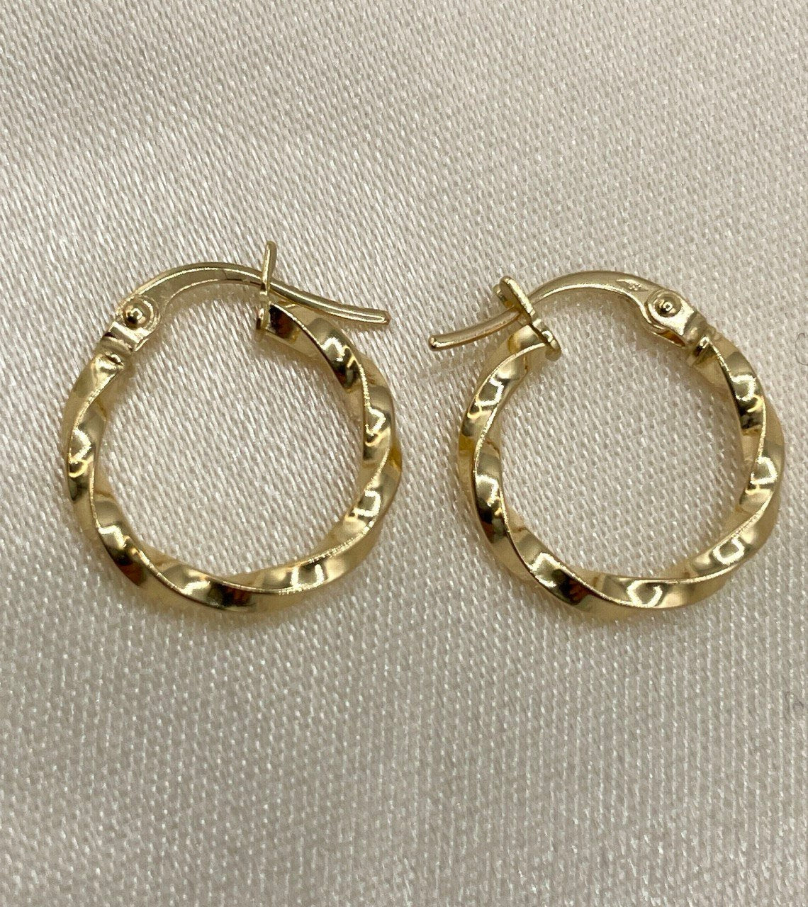 18Karat Gold Twisted Hoop Earring / Real 18Karat Gold Earrings / 14.5mm Braid Twist Hoop in 18Karat Gold,Birthday gift / Gift for Her!